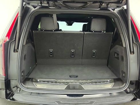 Used 2021 Cadillac Escalade Sport w/ LPO, Illumination Package AWD/4WD image 23
