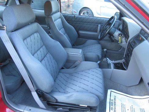 Used 1989 Dodge Shadow 2-Door Hatchback FWD image 12