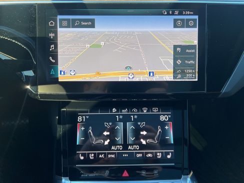 Used 2019 Audi e-tron Prestige image 9