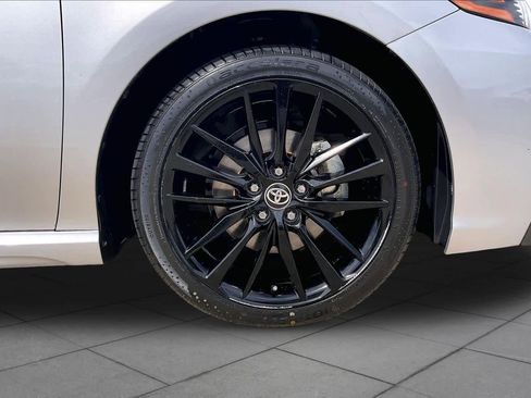 Used 2024 Toyota Camry XSE FWD image 11
