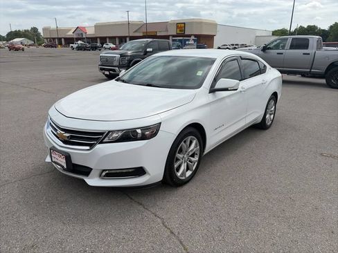Used 2018 Chevrolet Impala LT FWD image 2