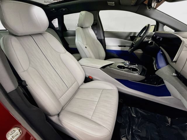 Used 2025 Cadillac Optiq Sport 2 w/ LPO, Floor Liner Package AWD/4WD image 28