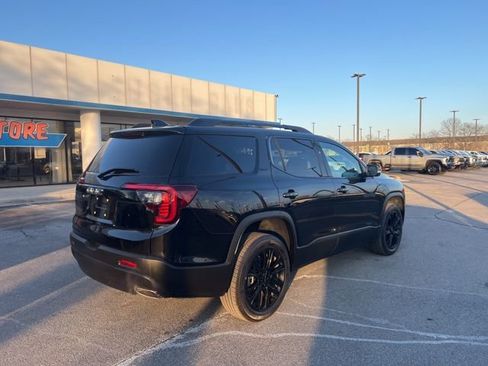 Used 2023 GMC Acadia SLT w/ Elevation Edition image 3