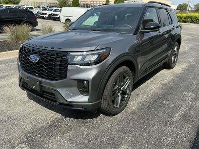 New 2025 Ford Explorer ST-Line w/ Premium Package