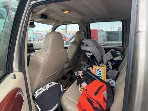 Used 2006 Ford F250 Lariat image 14