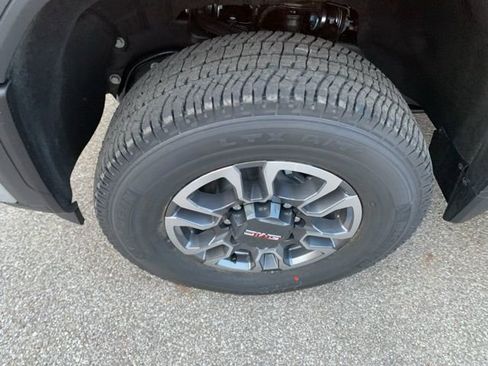 New 2026 GMC Sierra 2500 SLT w/ SLT Premium Package image 11