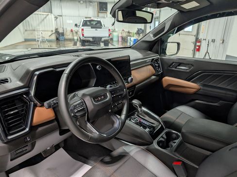 Used 2024 GMC Canyon AT4 w/ Technology Package image 16