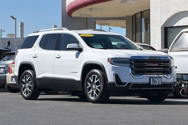 Used 2021 GMC Acadia SLE w/ Driver Convenience Package FWD image 2