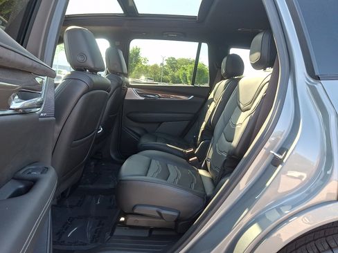Used 2024 Cadillac XT6 Sport w/ Platinum Package AWD/4WD image 10