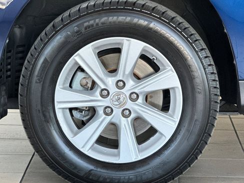 Used 2013 Toyota Highlander SE image 25