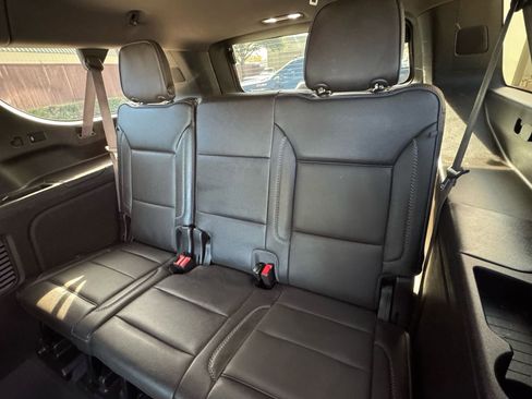 Used 2022 GMC Yukon XL Denali AWD/4WD image 34
