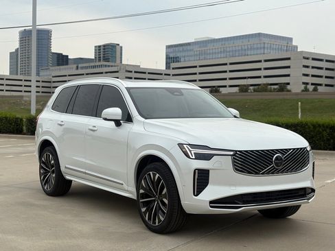 New 2026 Volvo XC90 B6 Ultra w/ Protection Package image 3