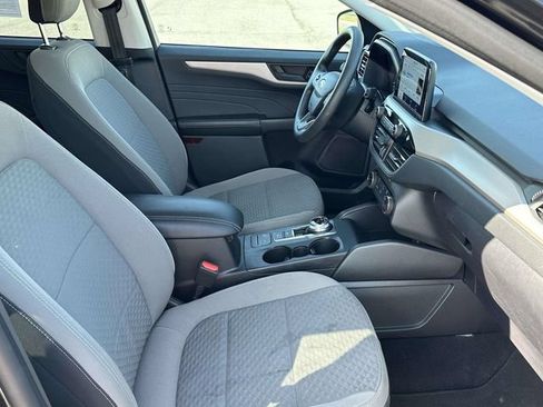 Used 2022 Ford Escape SE FWD image 9