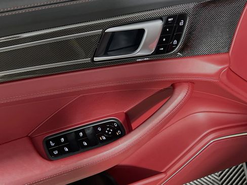 Used 2021 Porsche Panamera 4S image 17