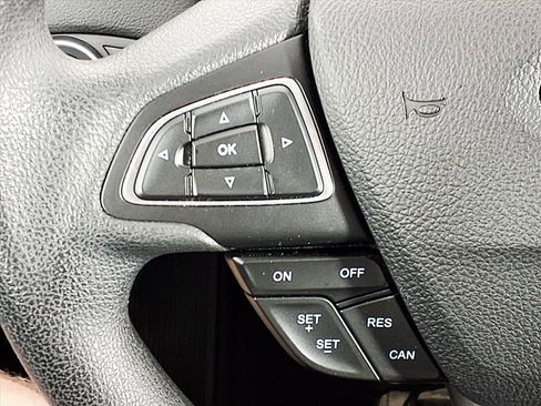 Used 2018 Ford Escape SE image 19