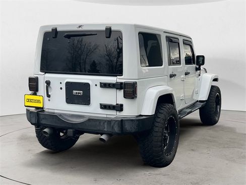 Used 2017 Jeep Wrangler Unlimited Sahara w/ Connectivity Group image 5