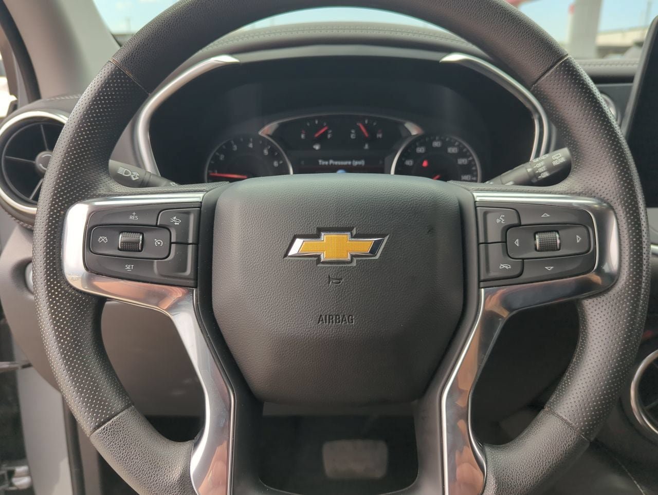 Used 2025 Chevrolet Blazer LT FWD image 14