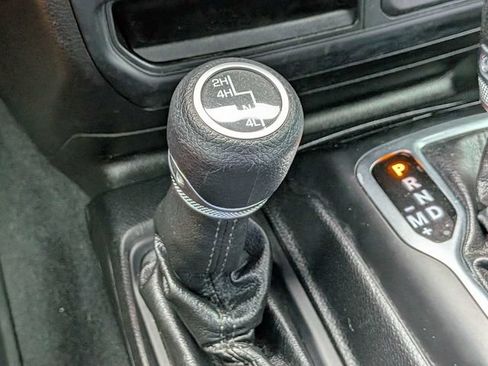 Used 2019 Jeep Wrangler Unlimited Sport S AWD/4WD image 23