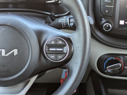 Used 2023 Kia Soul LX image 22