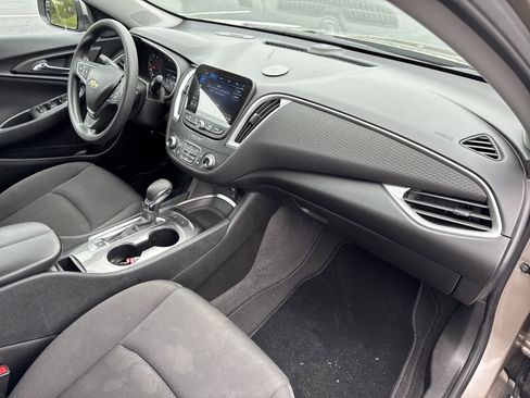 Used 2024 Chevrolet Malibu LT image 35