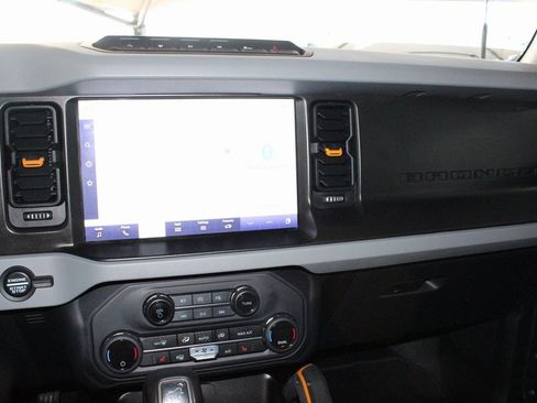 Used 2023 Ford Bronco Badlands w/ Sasquatch Package image 39