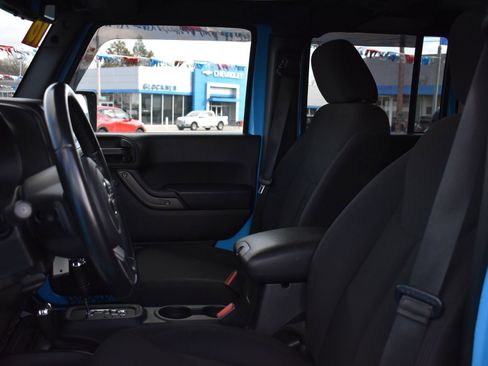 Used 2018 Jeep Wrangler Unlimited Sport S image 13