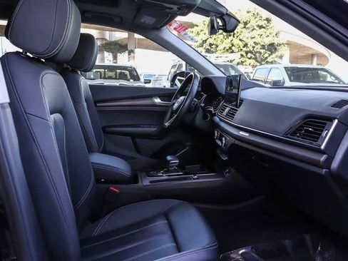 Used 2022 Audi Q5 2.0T Premium w/ Convenience Package image 17