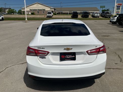 Used 2021 Chevrolet Malibu LT FWD image 6