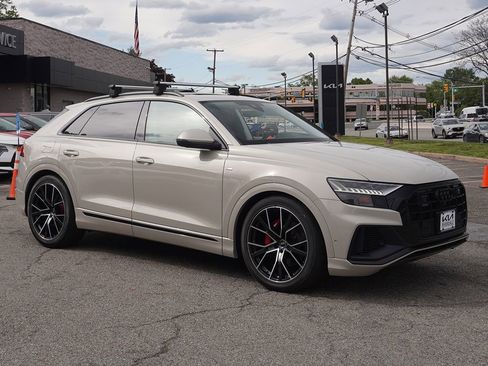Used 2023 Audi Q8 Prestige AWD/4WD image 2