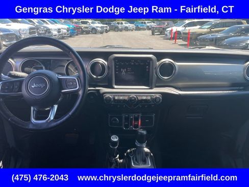 Used 2018 Jeep Wrangler Unlimited Sahara AWD/4WD image 36