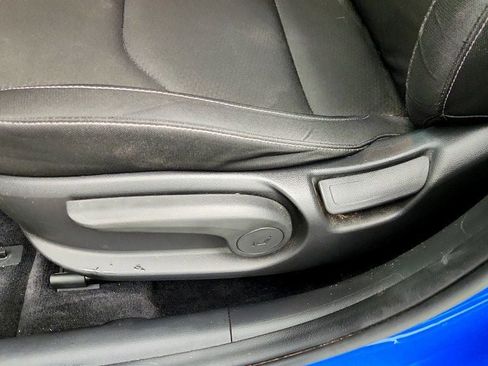 Used 2018 Hyundai Elantra GT image 11