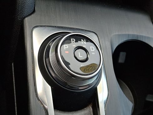 Certified 2022 Ford Escape SE w/ SE Sport Appearance Package image 18