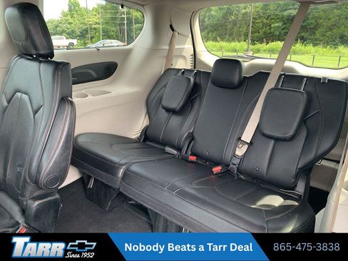 Used 2017 Chrysler Pacifica Touring-L Plus FWD image 25
