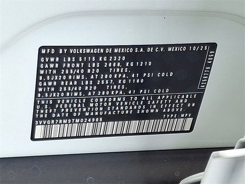 New 2026 Volkswagen Tiguan SE R-Line image 11