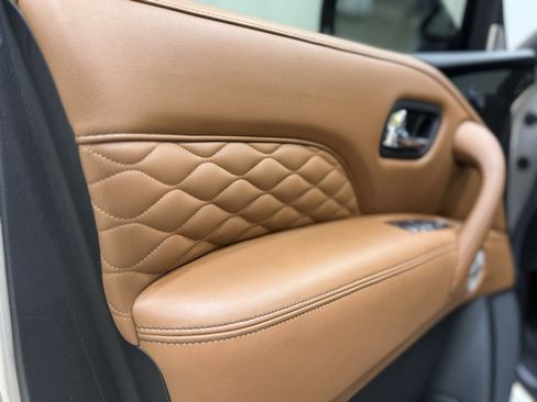 Used 2024 INFINITI QX80 Sensory image 19