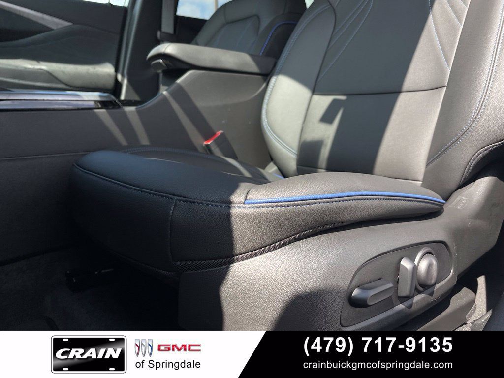 Used 2026 Buick Envista Sport Touring w/ Convenience I Package FWD image 22