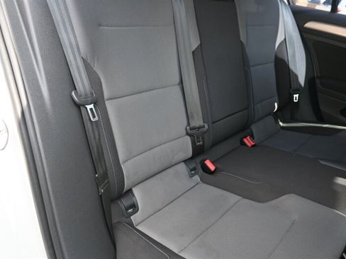 Used 2016 Volkswagen e-Golf SE w/ DC Fast Charging Package image 46