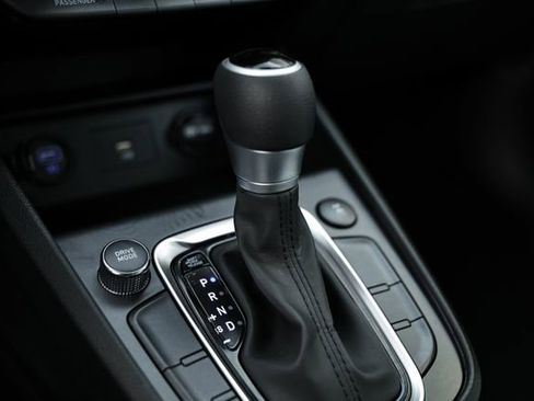 Used 2023 Hyundai Kona SEL image 41