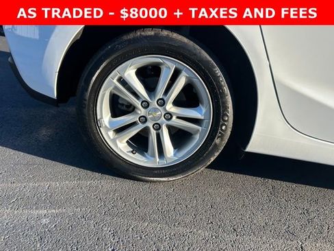 Used 2018 Chevrolet Cruze LT w/ Convenience Package image 7