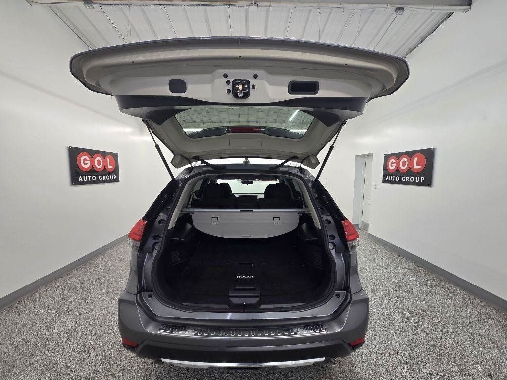 Used 2017 Nissan Rogue SV FWD image 15