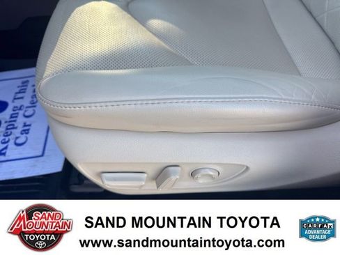 Used 2022 Toyota Highlander Platinum image 16