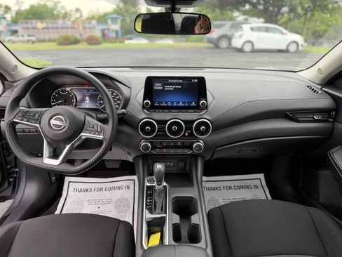 Used 2025 Nissan Sentra SV FWD image 11