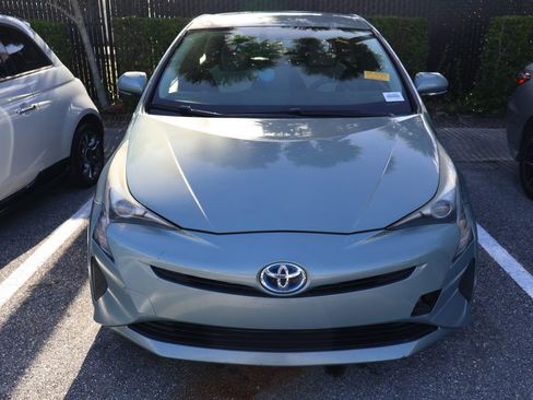 Used 2016 Toyota Prius Two FWD image 5