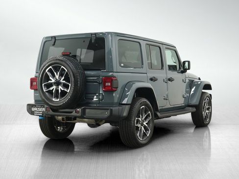 Used 2024 Jeep Wrangler Unlimited Sahara w/ Technology Group AWD/4WD image 5