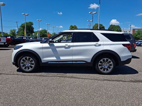 Used 2025 Ford Explorer Active w/ Active Comfort Package AWD/4WD image 6