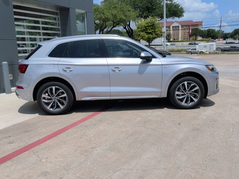 Certified 2023 Audi Q5 2.0T Premium w/ Convenience Package AWD/4WD image 11