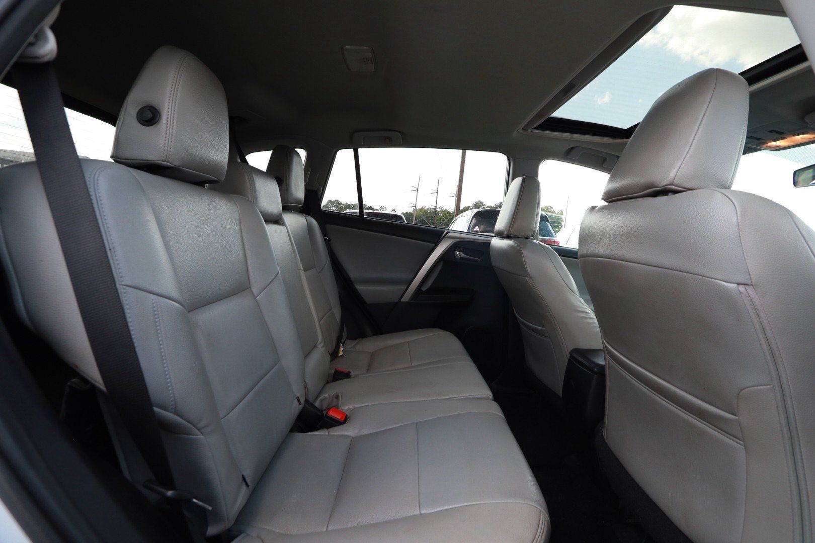 Used 2014 Toyota RAV4 XLE FWD image 24
