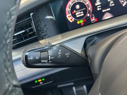 New 2026 Volkswagen Tiguan SE R-Line FWD image 20