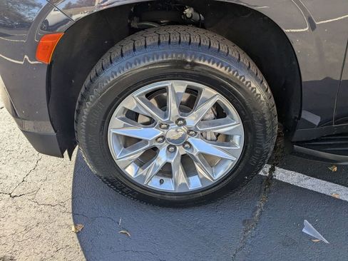 Used 2023 Chevrolet Suburban Premier image 36