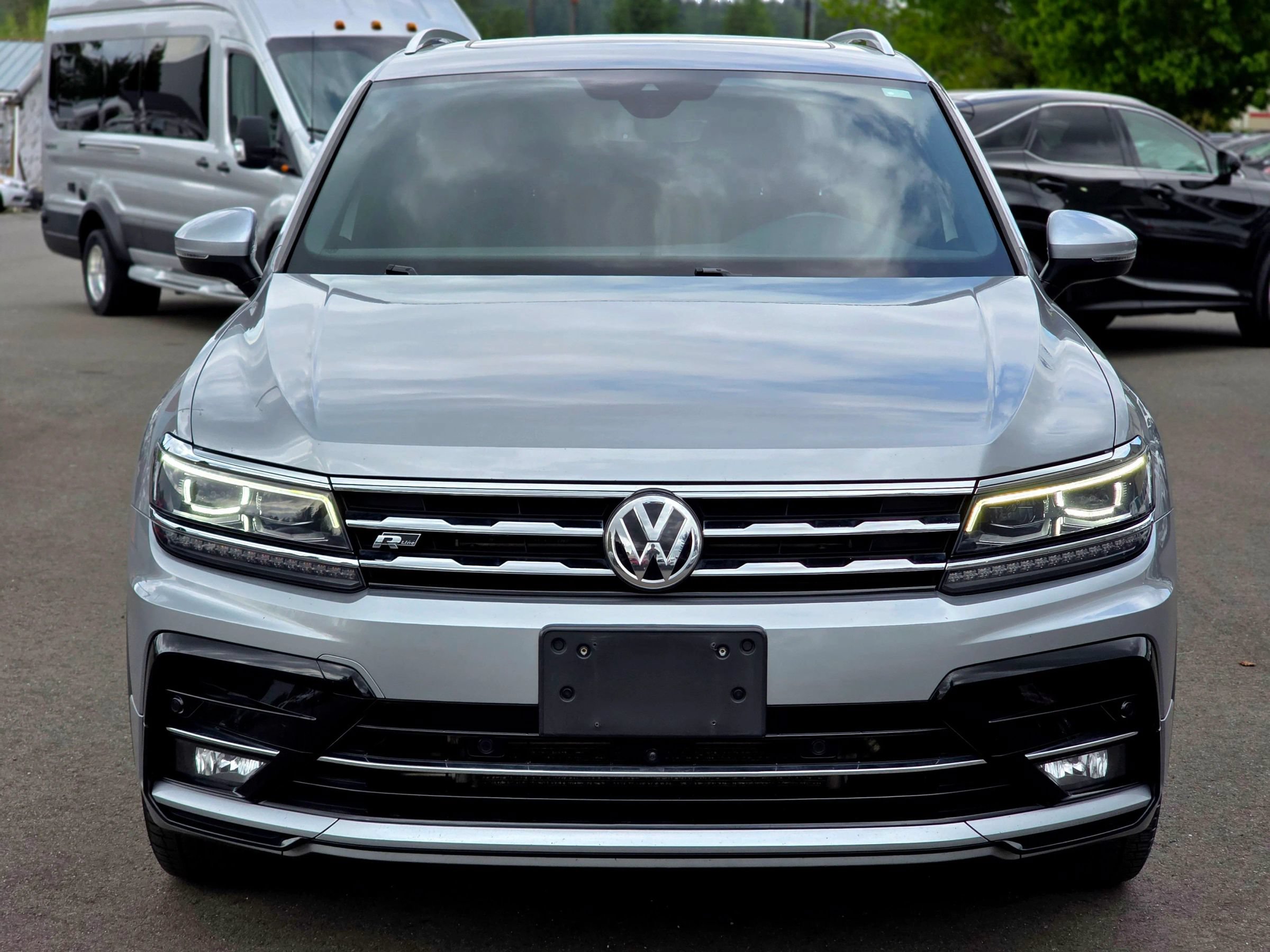 Used 2021 Volkswagen Tiguan SEL Premium R-Line AWD/4WD image 2